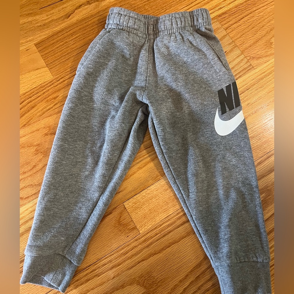 Toddler Boy Nike Sweats w/ Pockets